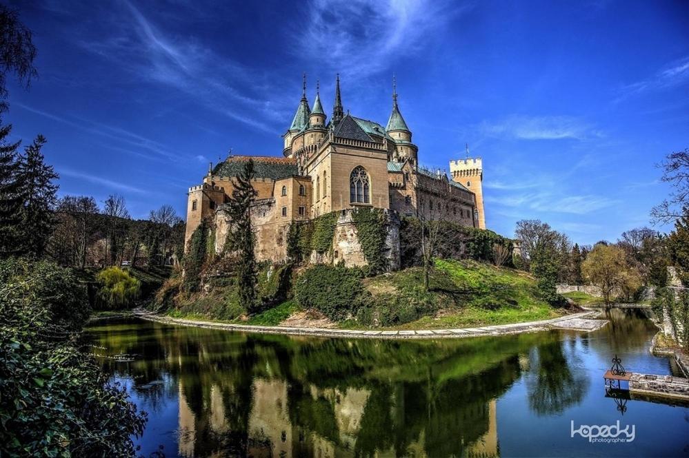 Slnecny Apartmanovy Dom Oslany Exteriér fotografie